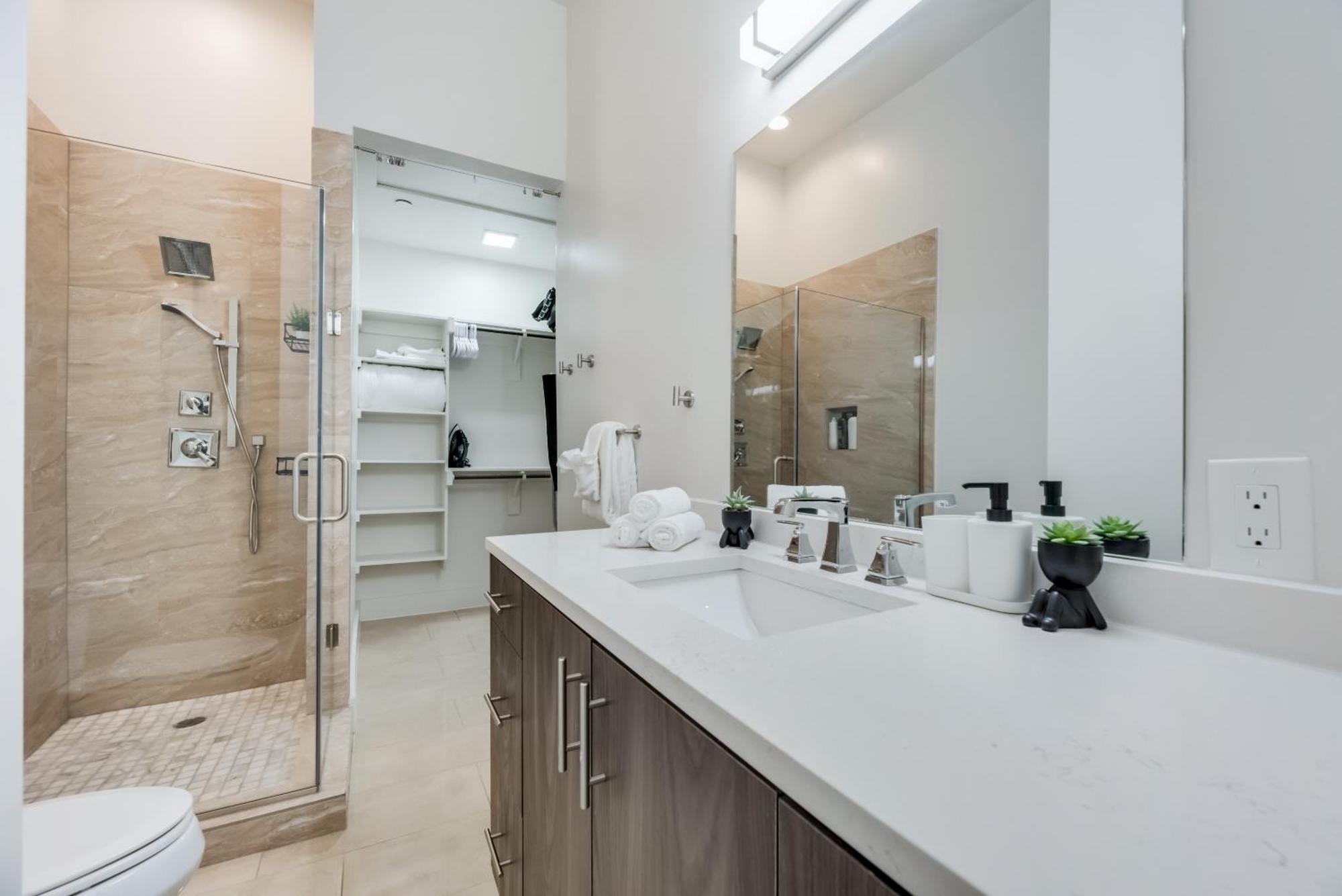Contemporary 2Br I Gym I Parking I Workspace ダラス エクステリア 写真